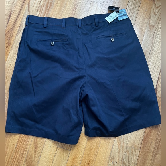 NWT Jos A Bank pleat front Navy Shorts Size 38 REG Travelers Collection - Picture 2 of 5